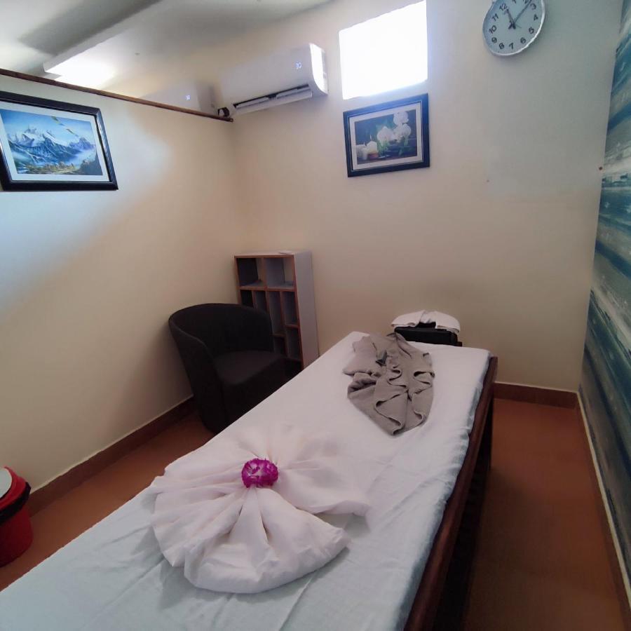 Lotus Club Boutique Hotel Katmandou Extérieur photo