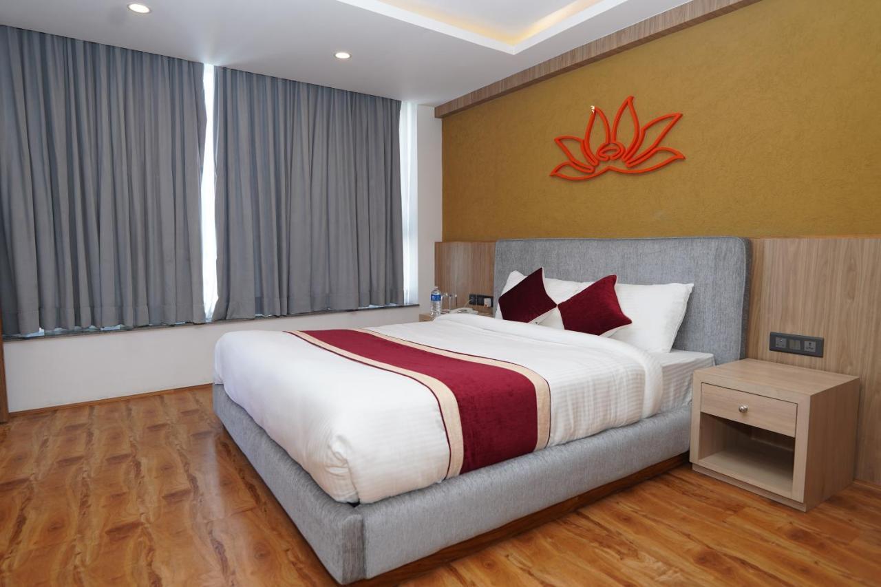 Lotus Club Boutique Hotel Katmandou Extérieur photo